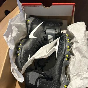 Nike baseball shoes Brand new, never used.